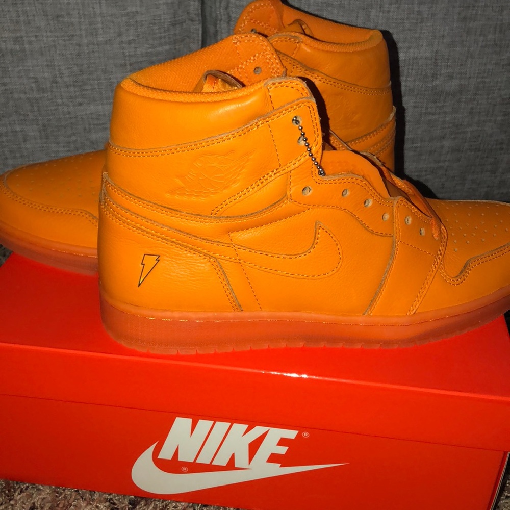 Air Jordan one. Gatorade. Color-way:orange peel